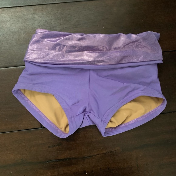 details dancewear - Picture 1 of 3